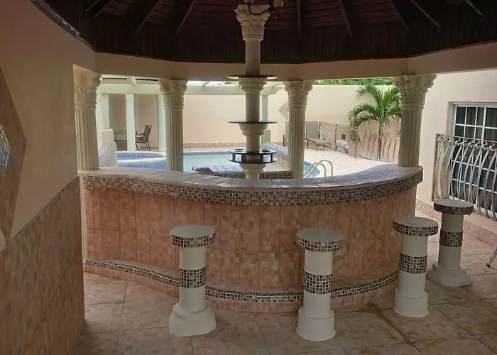 Pinnacle View Estate Tiana