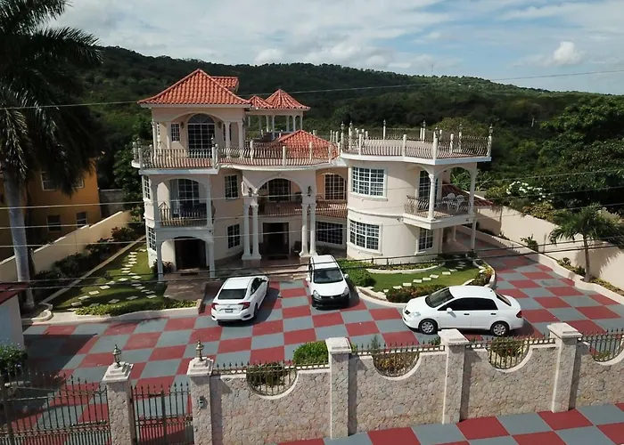 Villa Pinnacle View Estate Tiana Montego Bay